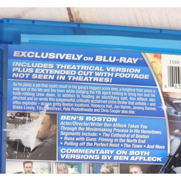 The Town Blu-Ray Extended Cut With Exclusive Theatrical Version Plus Commentary - Picture 3 of 6